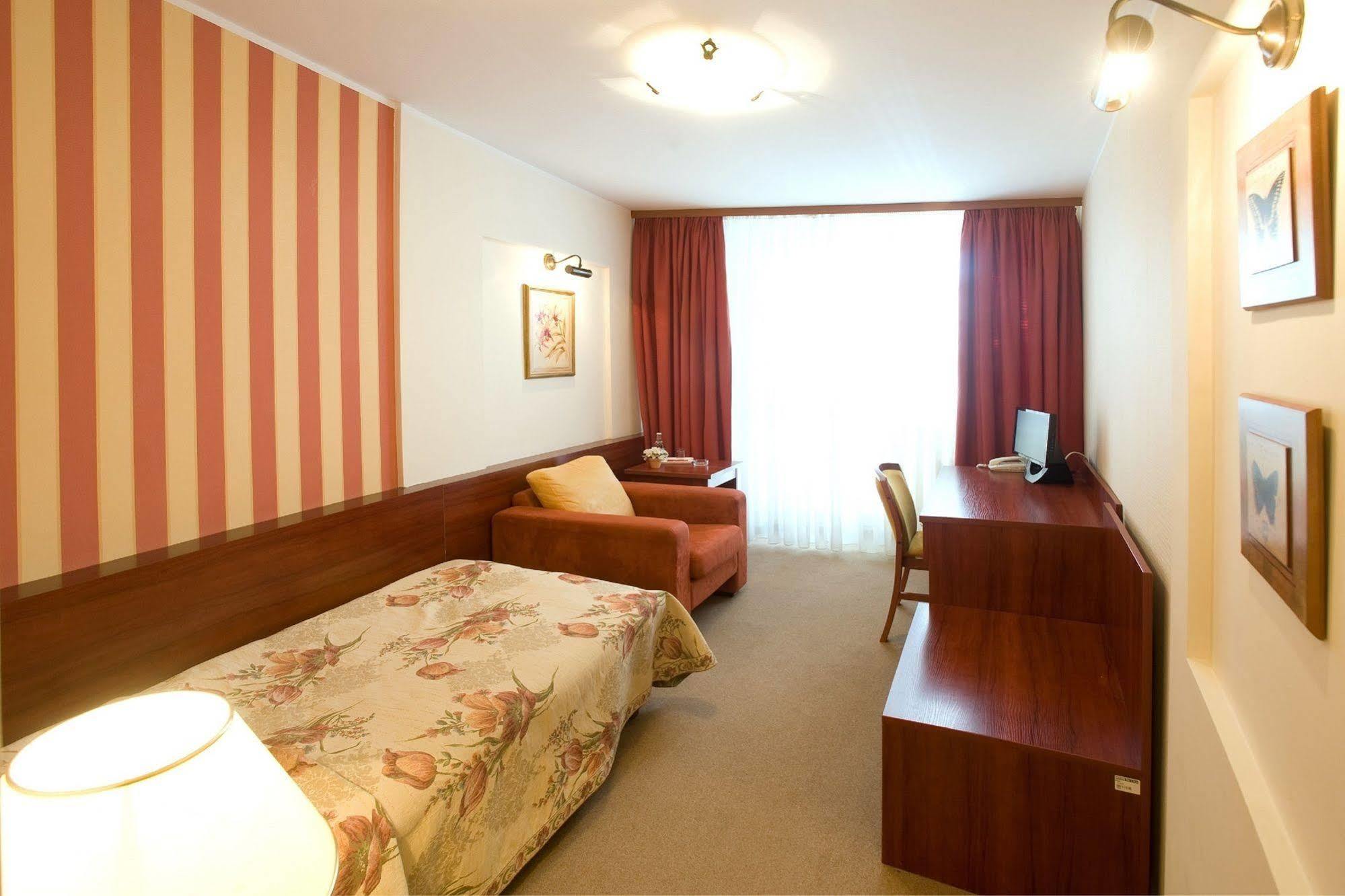 Hotel Dal Гданськ Екстер'єр фото